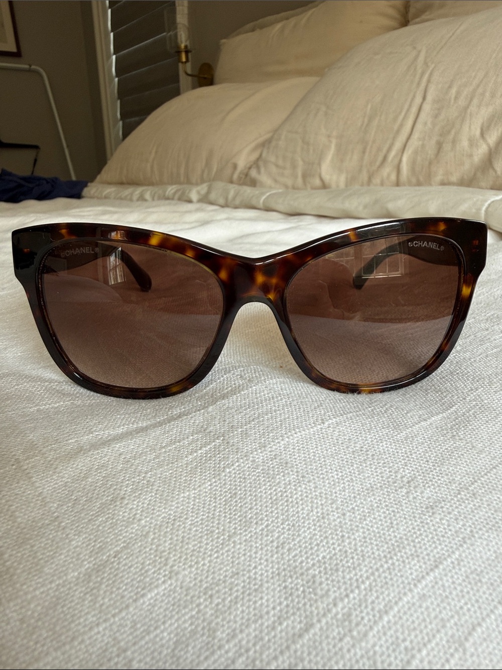 CHANEL Tortoiseshell Cat-Eye Sunglasses - Brown with quilted chanel case